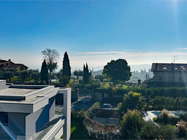 Villa for sale in Padenghe sul Garda