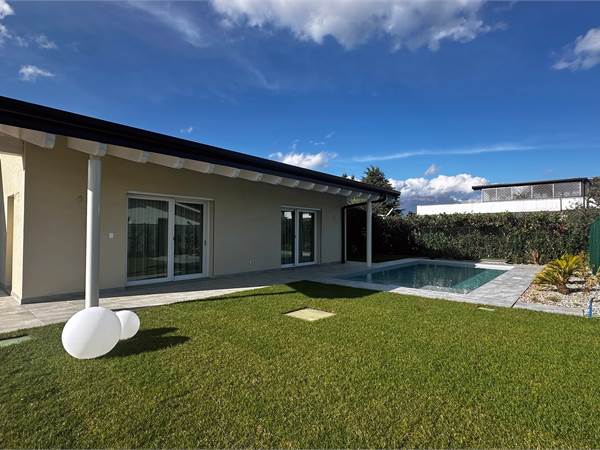 Nuova villa singola disposta su piano unico