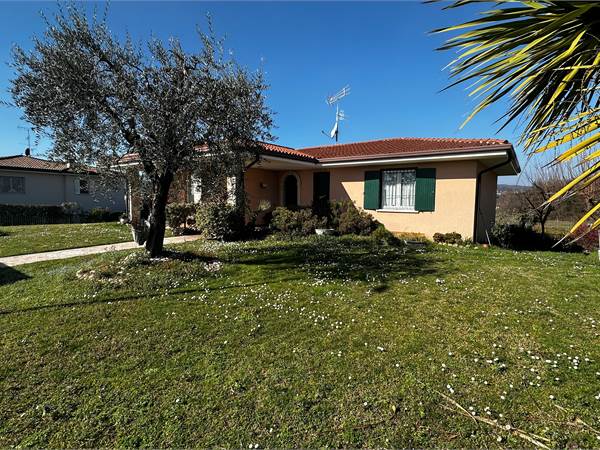 Villa Singola disposta su piano unico
