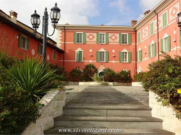 Vista lago – Esclusiva villetta su due livelli in antico monastero ristrutturato