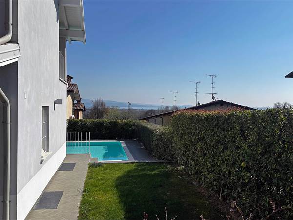 Vista lago - Villa singola completa di arredi e piscina privata 