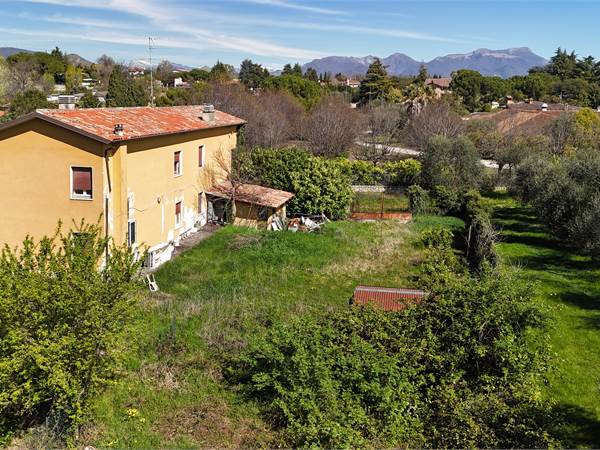 Villa singola da ricostruire